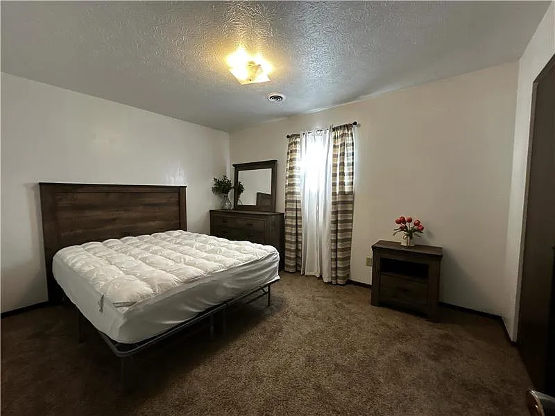 105 Wildwood Dr — Photo 2