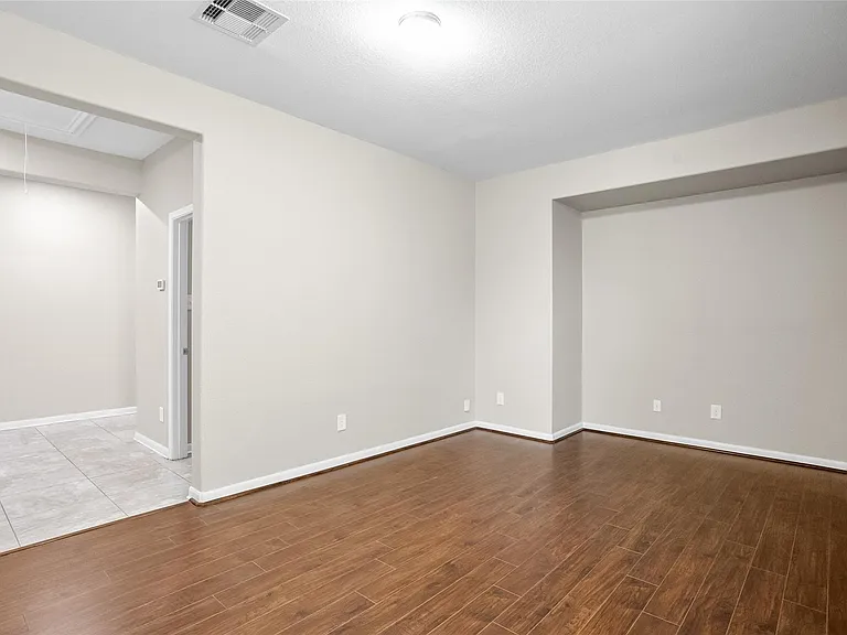 6530 Bayliss Valley Ln — Photo 8