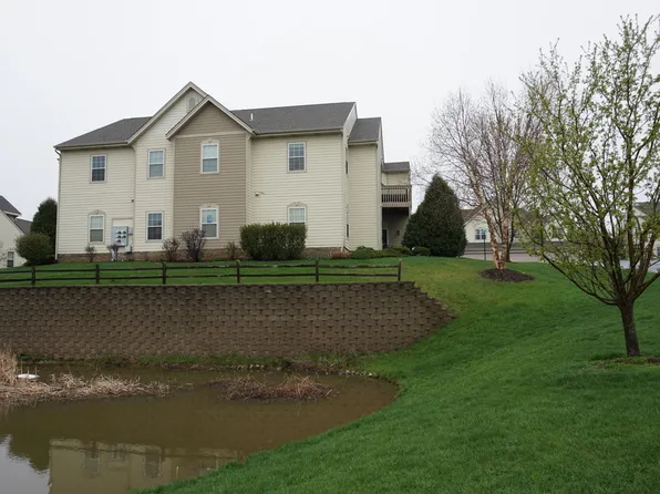 8614 S Stratford Rd #101-13, Oak Creek, WI 53154