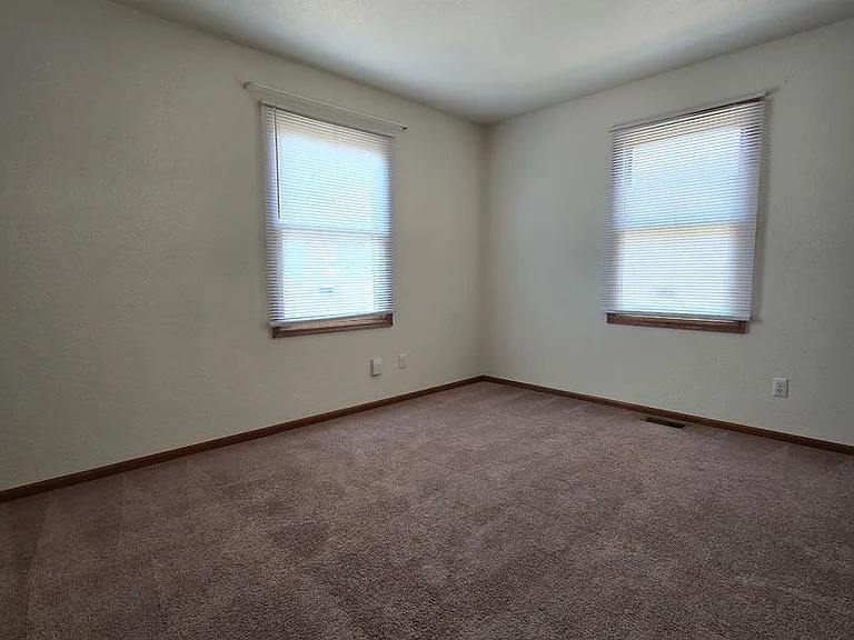1007 Mullein Dr — Photo 8