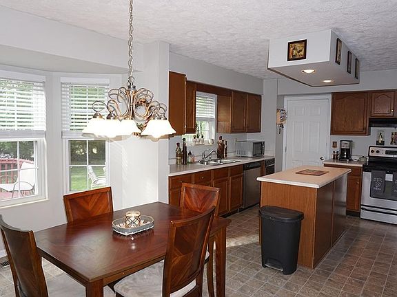 2nd image of 6459 Club Ln