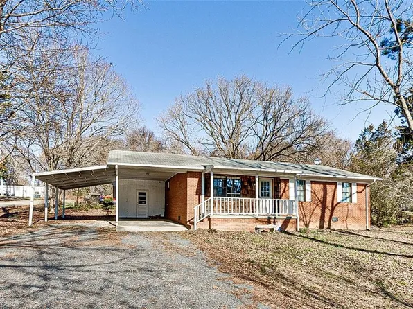 1255 Foushee Rd, Ramseur, NC 27316