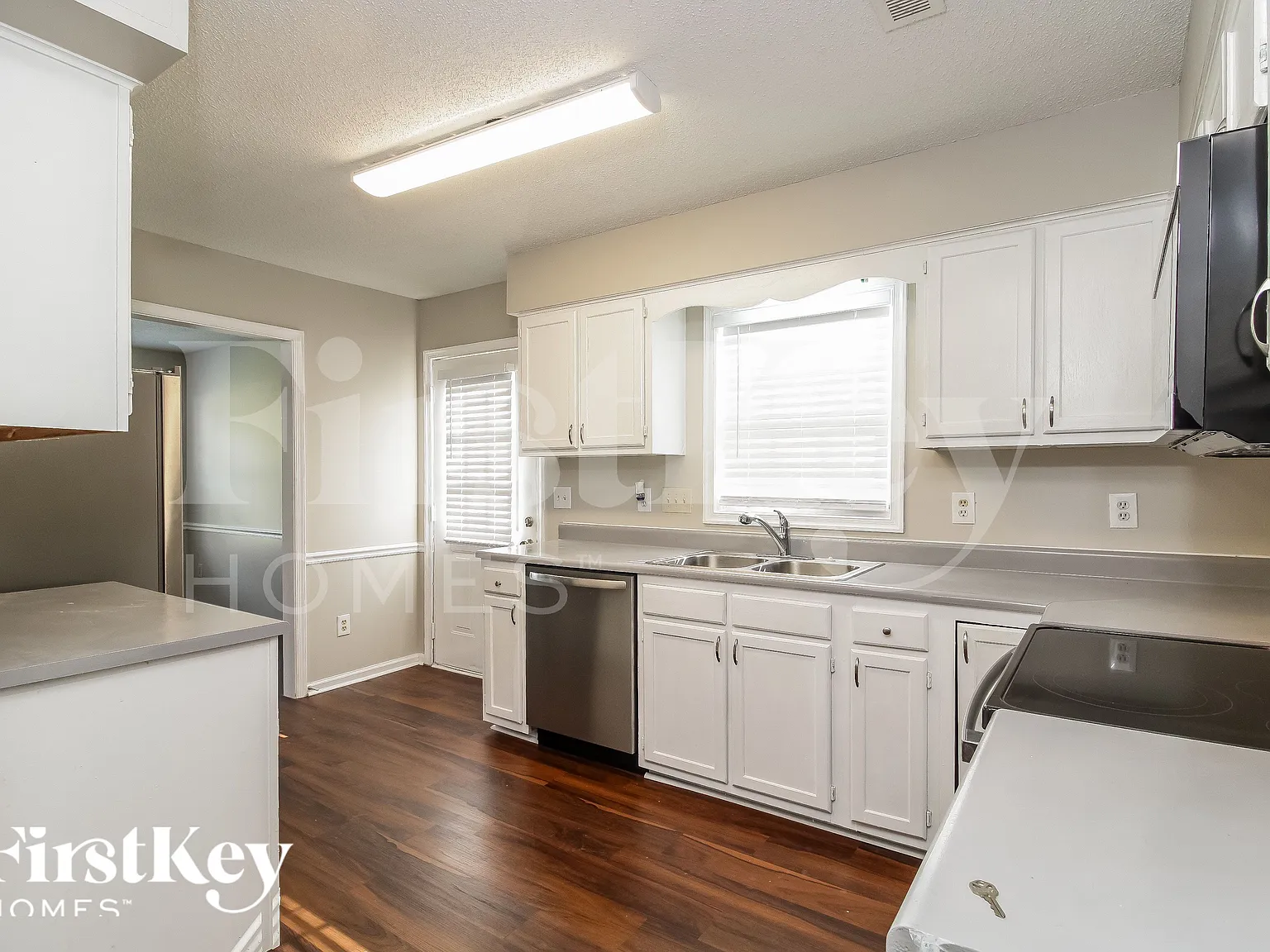 3 bed, 2.0 bath, 1802 sqft, $1,750 — Photo 4