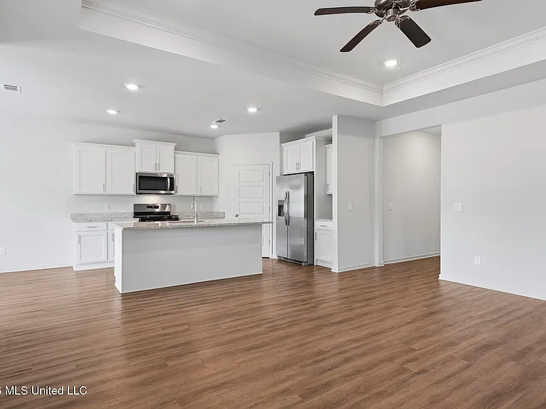 429 Piney Dr — Photo 5