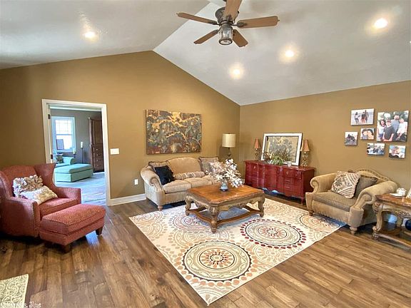2nd image of 276 Belview Ln N