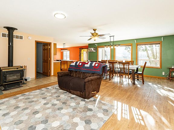 4th image of 24413 Pickwick Loop Rd