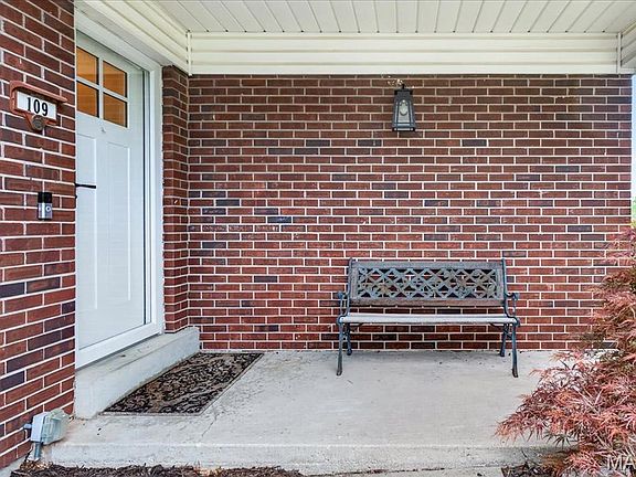 3rd image of 109 Keene Ct