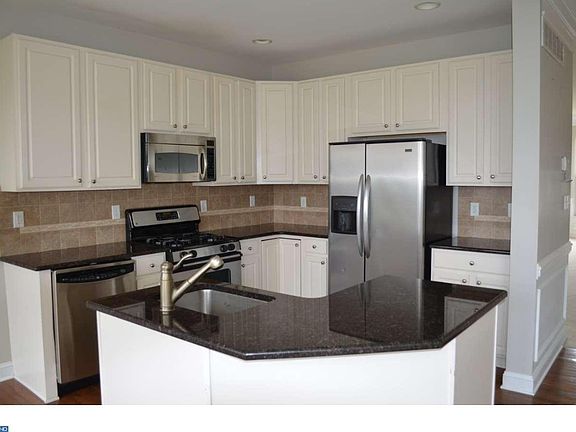 3rd image of 239 Westbrook Dr