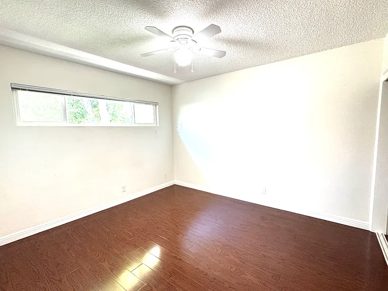 99 N Hermosa Ave #E — Photo 8