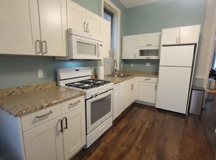 216 W Saint Paul Ave REAR 1, Chicago, IL 60614