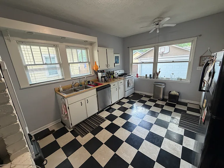 5252 Broadway St — Photo 7