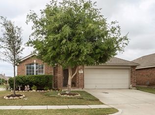 2901 Spotted Owl Dr, Fort Worth, TX 76244