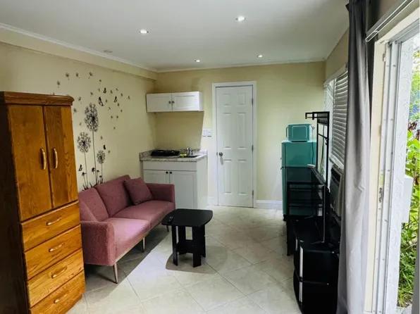 3151 Glendale Blvd, Fort Lauderdale, FL 33312