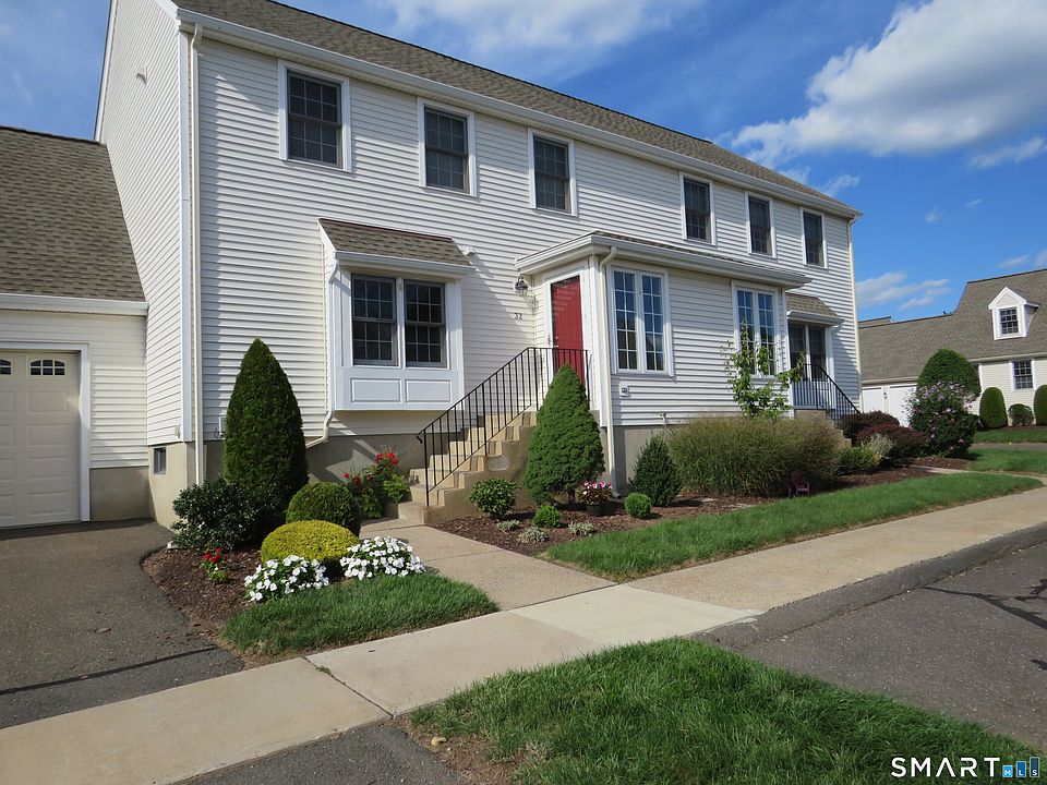 1st image of 32 Pickering Lane #32