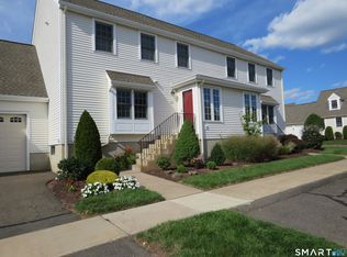 32 Pickering Ln #32, Wethersfield, CT 06109