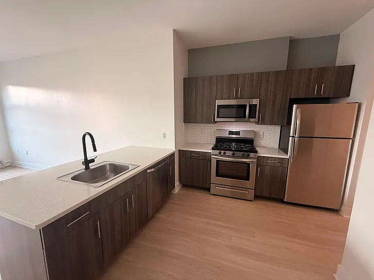 283 Fairmount Ave #213E — Photo 2