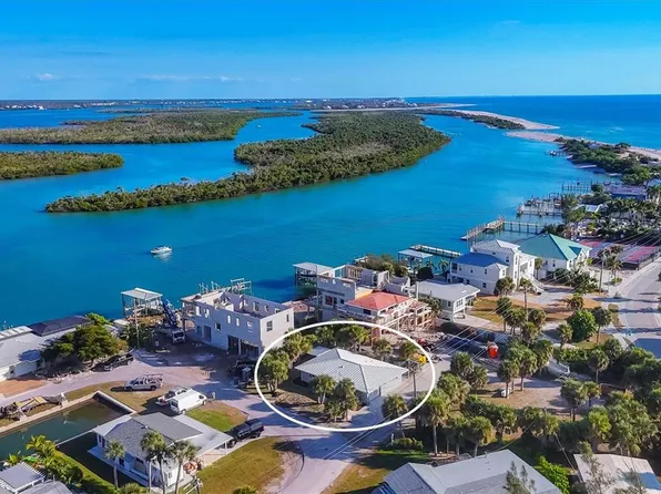 1245 Holiday Dr, Englewood, FL 34223