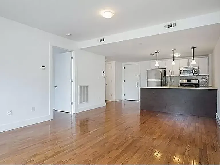 80 Meserole St #2J — Photo 1