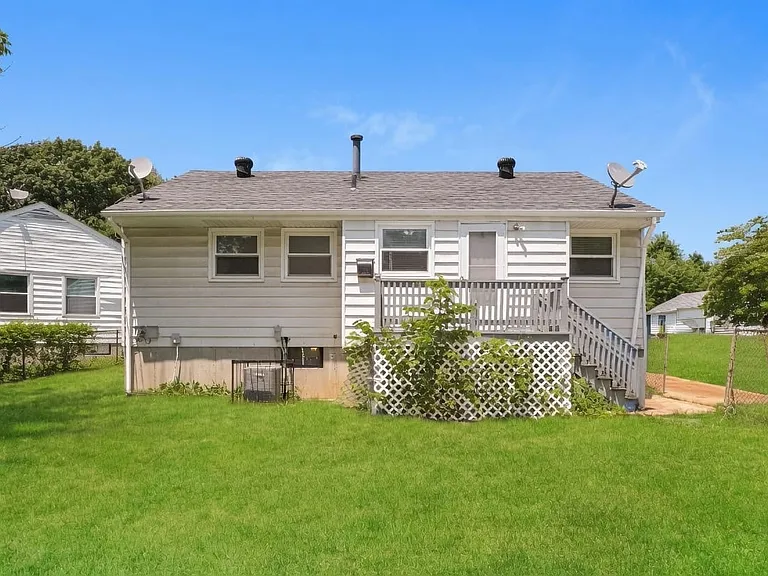 10301 Ross Cir — Photo 5