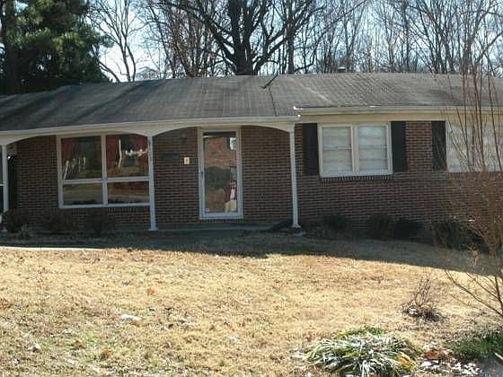 1st image of 123 Starmont Dr