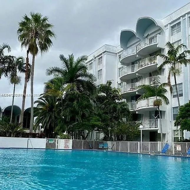 Montecarlo Condo — Photo 2