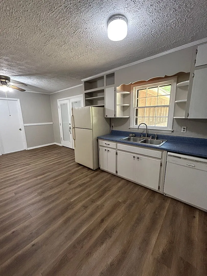 5402 Arrow Avenue — Photo 3