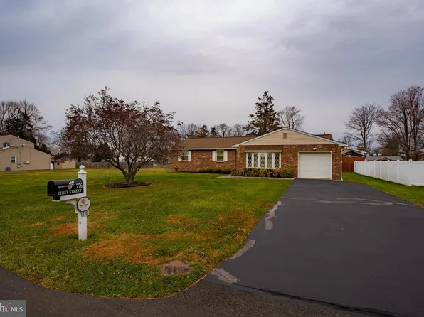 1776 1st St, Langhorne, PA 19047