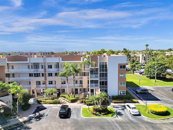 3rd image of 7412 Granville Drive #112