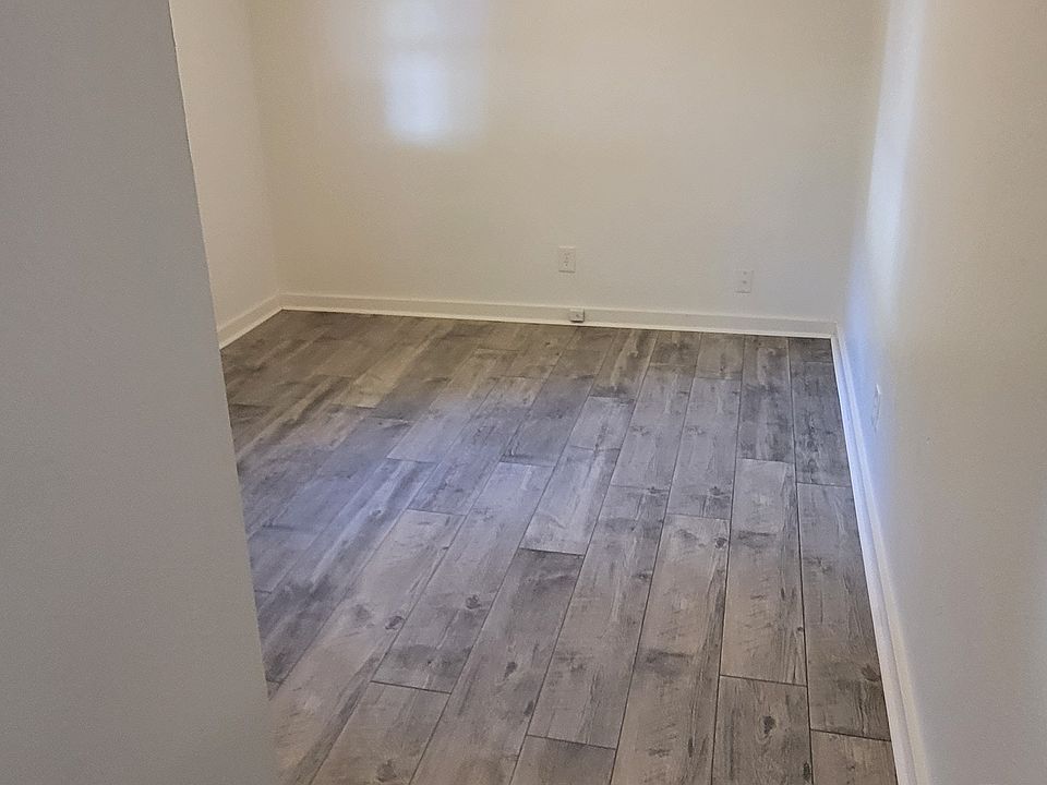 2nd image of 1304 Fayette St