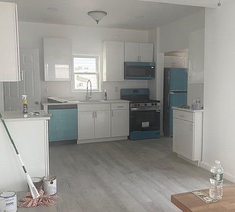 2nd image of 859 Carlton Blvd