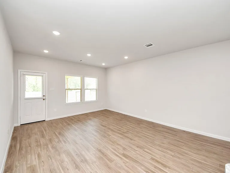 16489 Moss Ln — Photo 10