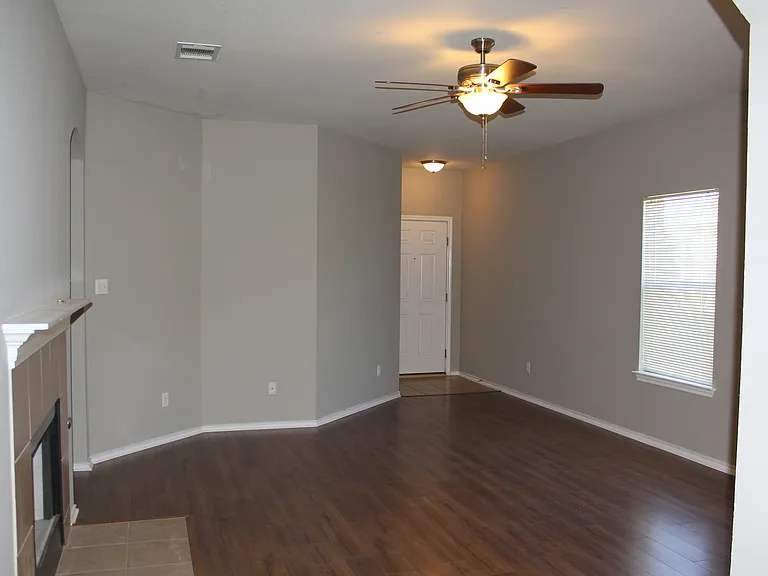 208 Firwood N — Photo 19