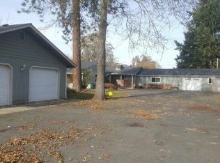 504 Edgewater Dr, Grants Pass, OR 97527