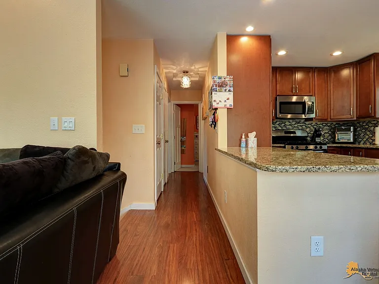 10137 Birch Ln — Photo 20