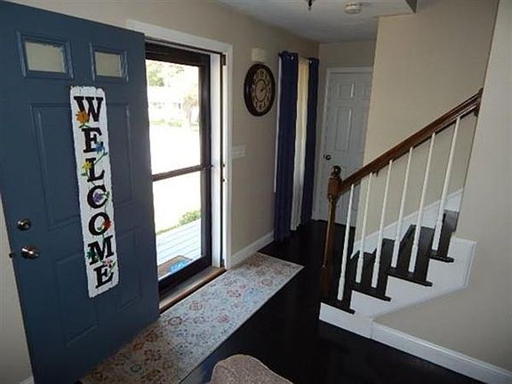 2nd image of 10 Sophia Ln