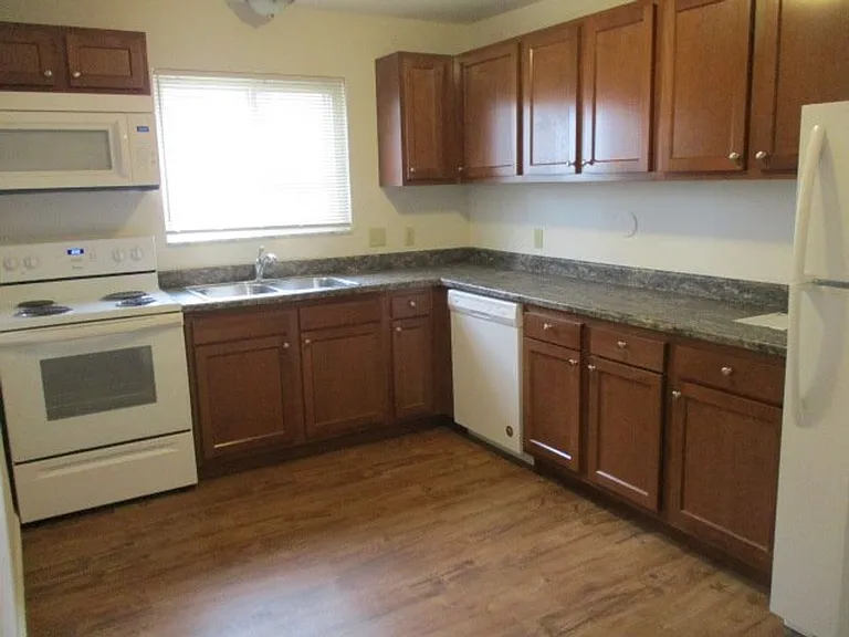 Yorktowne Apartments — Photo 48