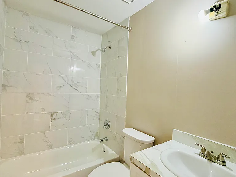 6 Almond Ct #5A — Photo 8