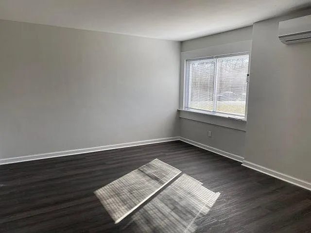433 Janette Ave SW #8 — Photo 3