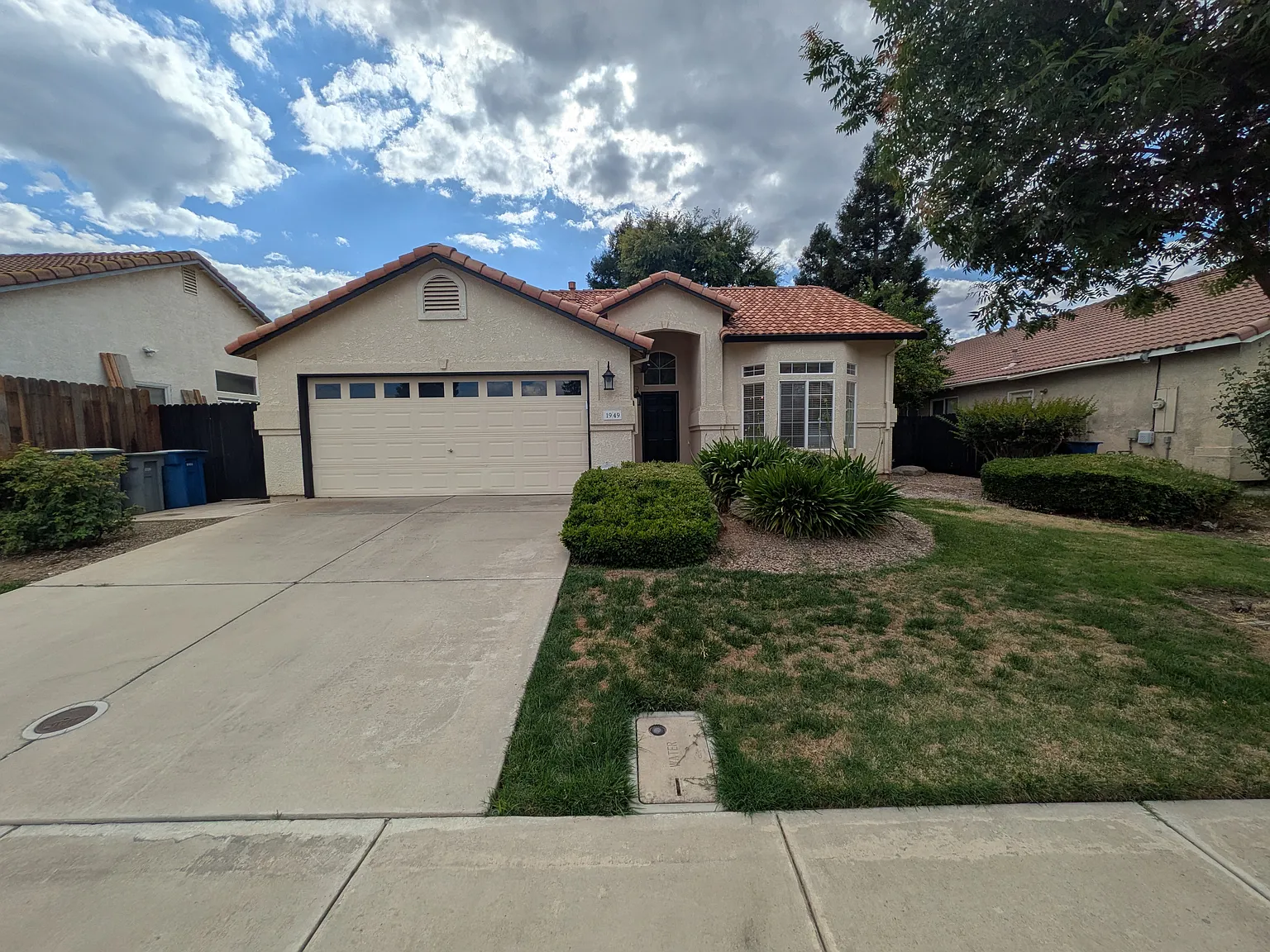 3 bed, 1487 sqft, $2,400 — Photo 1