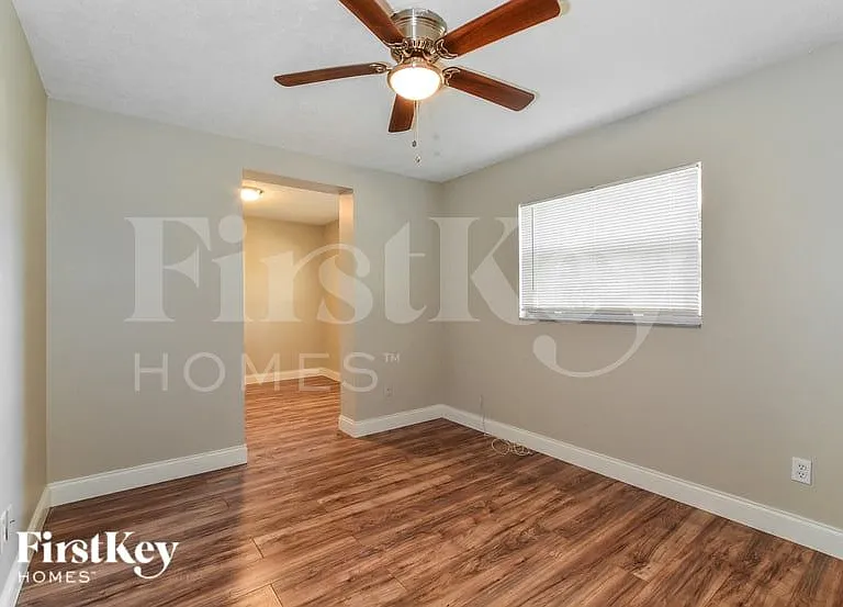 561 Hibiscus Rd — Photo 10