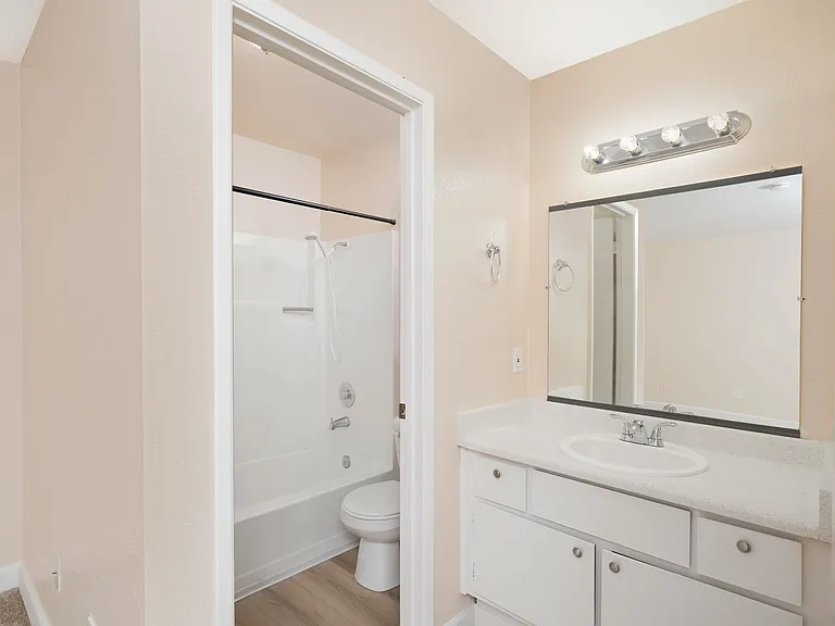 7456 Sandalwood Dr — Photo 4