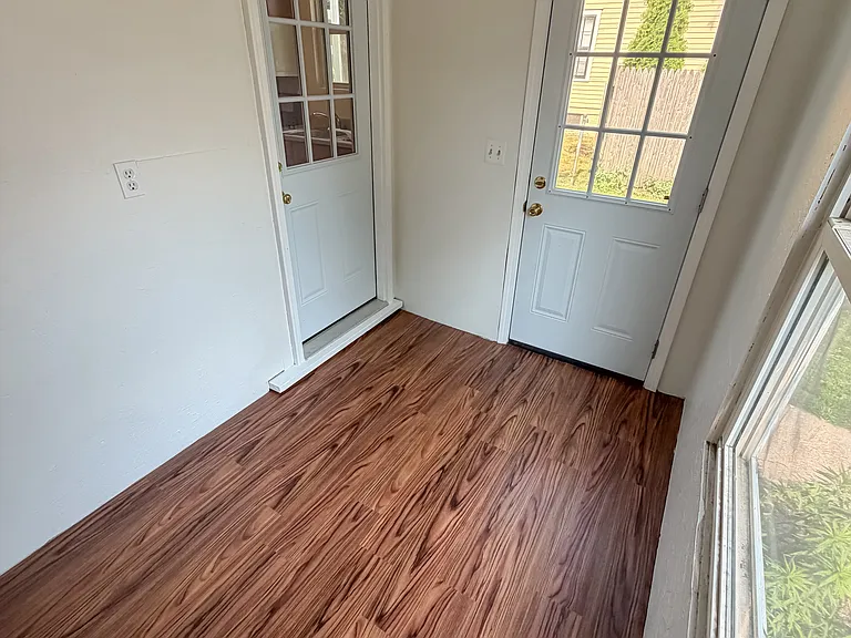 51 Grand Ave #6 — Photo 3