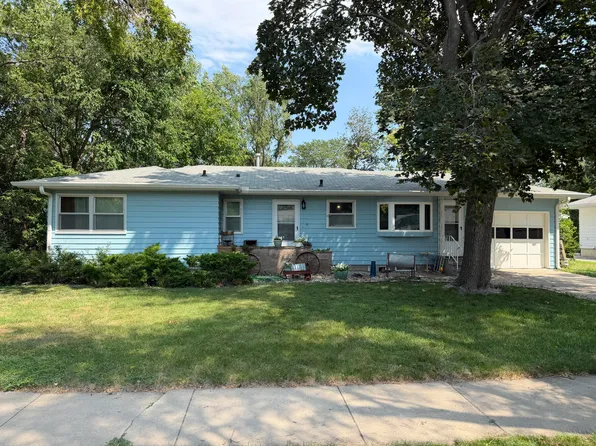 1836 Ohio Ave SW, Huron, SD 57350