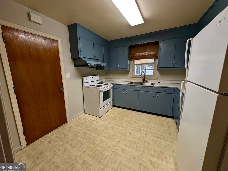 170 Forest Rd — Photo 3