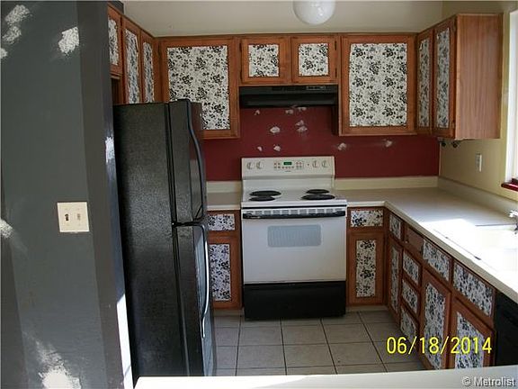 3rd image of 4582 Malaya St