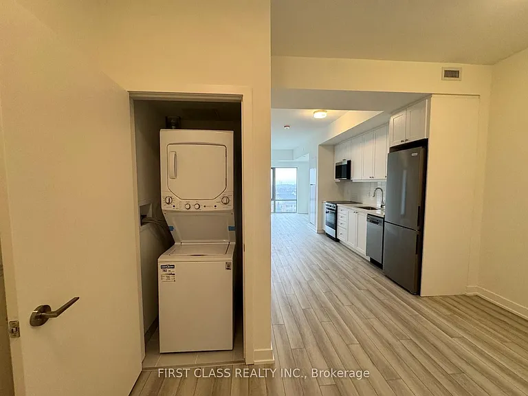 51 Clarington Blvd — Photo 14