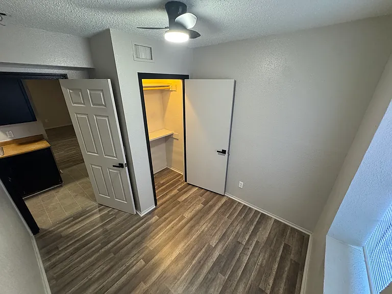 500 SW 10th Ave #10 — Photo 6
