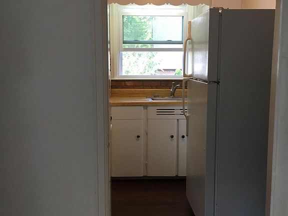3rd image of 21 Norwood St