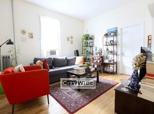83 Hall St APT 3R, Brooklyn, NY 11205