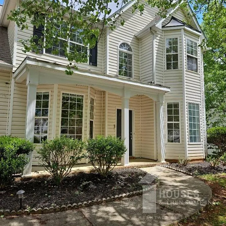 Building Photo - 210 Stapleford Park Dr